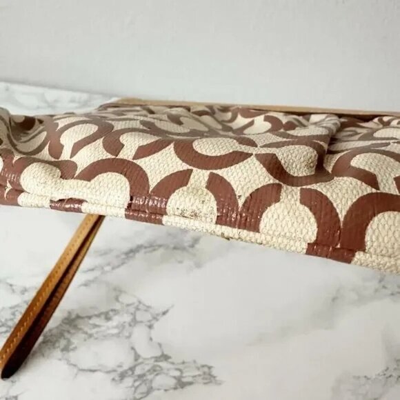 Coach Op Art Tan Brown Pleated Coated Canvas Large Zip Top Wristlet - Picture 8 of 13